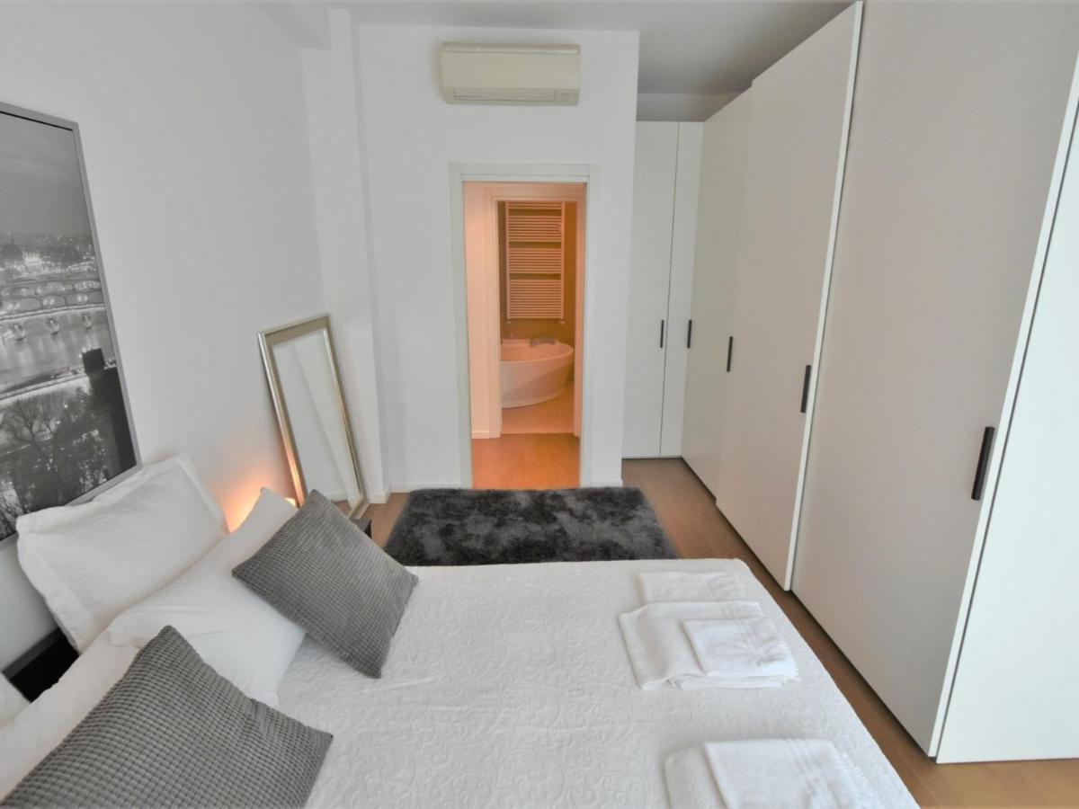 Apartment Corso Genova Apartment By Interhome Милан Экстерьер фото