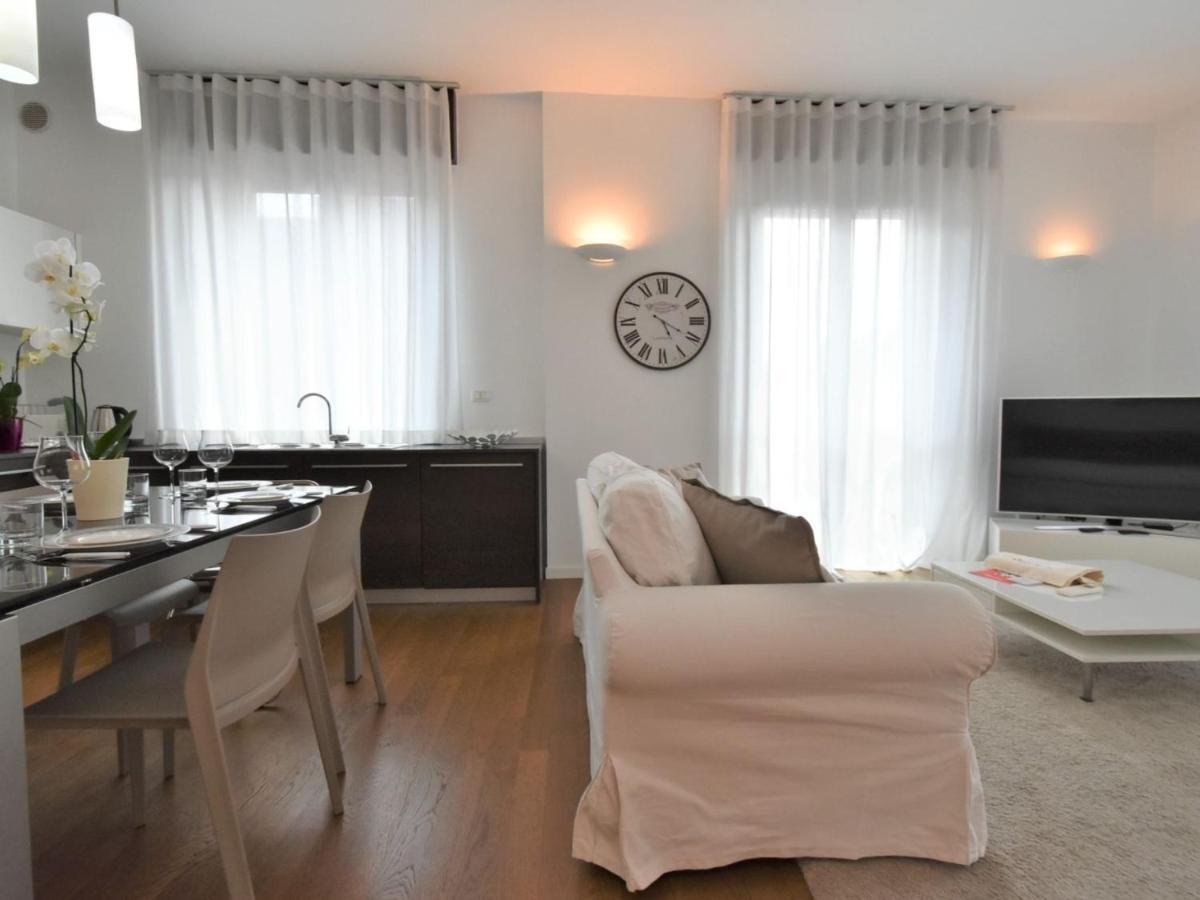 Apartment Corso Genova Apartment By Interhome Милан Экстерьер фото