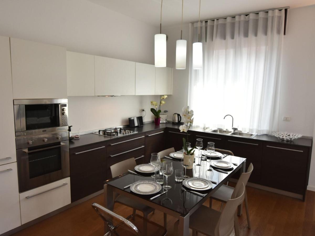 Apartment Corso Genova Apartment By Interhome Милан Экстерьер фото